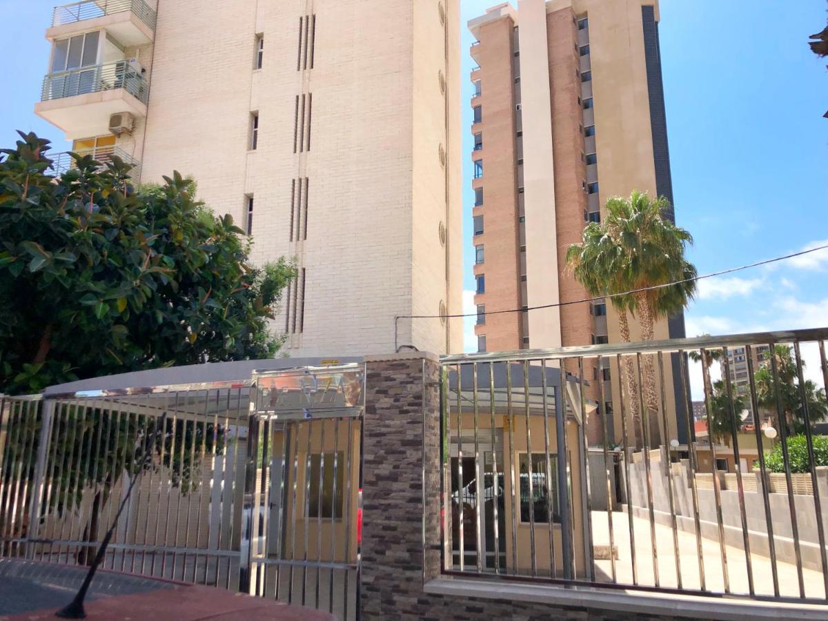 Holiday Apt Niza 10B بينايدورم المظهر الخارجي الصورة