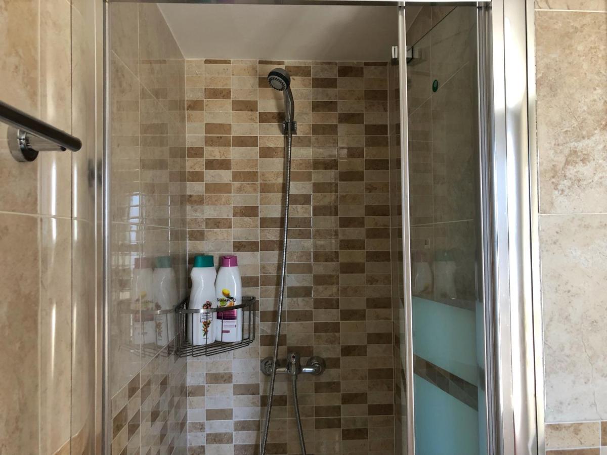 Holiday Apt Niza 10B بينايدورم المظهر الخارجي الصورة